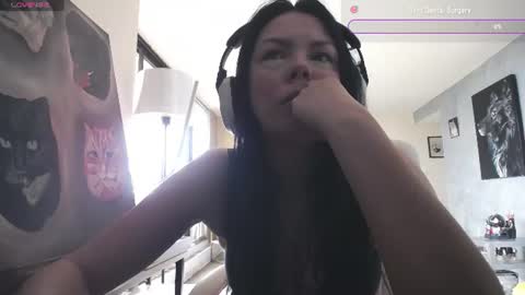 Snapshot of tinykylie chatting on 07.26.26 stage Kylie Sinner brand CLITBAIT online show from 07.26.26