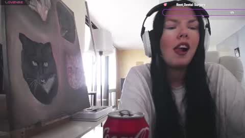 Snapshot of tinykylie chatting on 07.31.26 stage Kylie Sinner brand CLITBAIT online show from 07.31.26