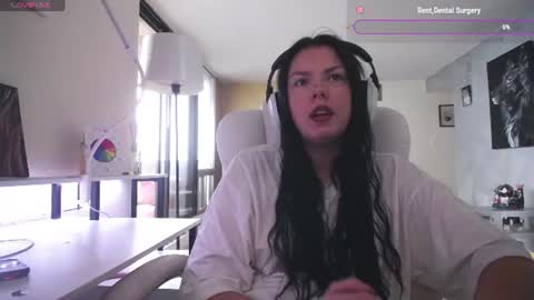 Snapshot of tinykylie chatting on 07.31.26 stage Kylie Sinner brand CLITBAIT online show from 07.31.26