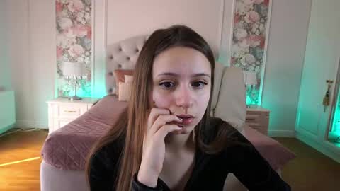tinynataliee online show from 04.14.26