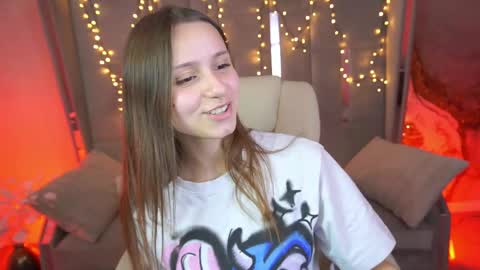 tinynataliee online show from 04.28.26