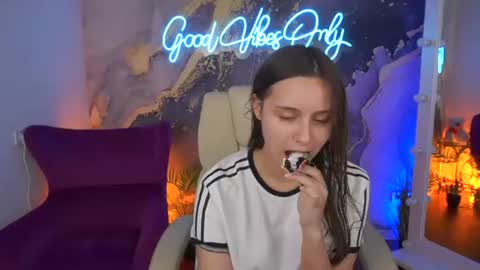 tinynataliee online show from 06.26.26