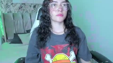 Snapshot of tinysophi chatting on 06.24.26 tinysophi online show from 06.24.26