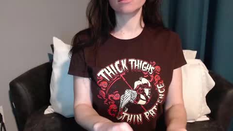 Snapshot of tinyytina chatting on 12.21.24 TinyyTina online show from 12.21.24