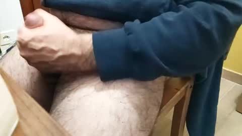 Snapshot of tiobelo chatting on 12.28.24 tiobelo online show from 12.28.24