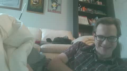 Snapshot of titlovercums chatting on 12.17.25 titlovercums online show from 12.17.25