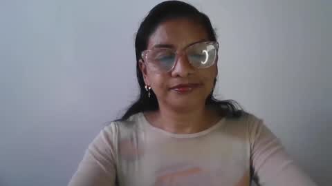 Snapshot of titssmall123 chatting on 12.08.24 Ester online show from 12.08.24