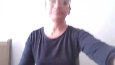 Snapshot of titssmall123 chatting on 12.25.24 Ester online show from 12.25.24