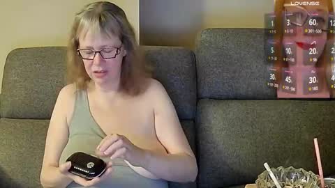 Snapshot of tittylandqc chatting on 02.10.25 tittylandqc online show from 02.10.25