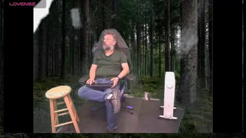 Snapshot of tmosmun chatting on 10.27.25 Tim online show from 10.27.25