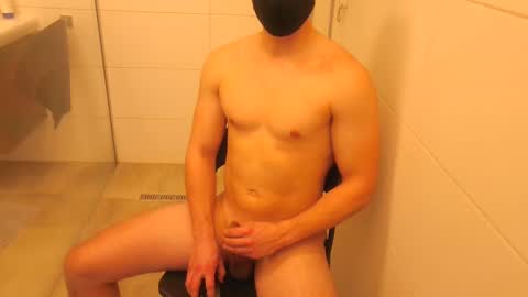 Snapshot of tobi_fit chatting on 01.25.25 Tobi online show from 01.25.25