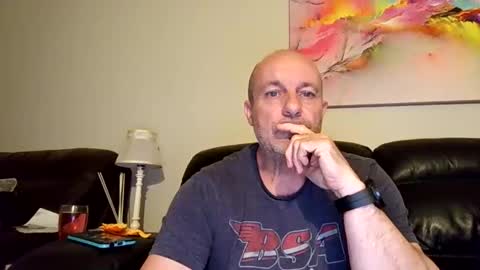 Snapshot of toerag69 chatting on 10.08.25 toerag69 online show from 10.08.25
