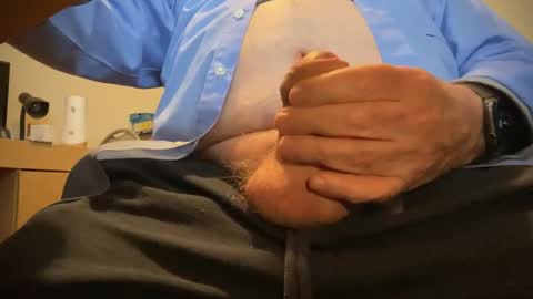 Snapshot of togbear chatting on 01.02.25 Togbear online show from 01.02.25