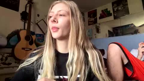 Snapshot of tohottohandletocoldtohold chatting on 03.15.26 tohottohandletocoldtohold online show from 03.15.26