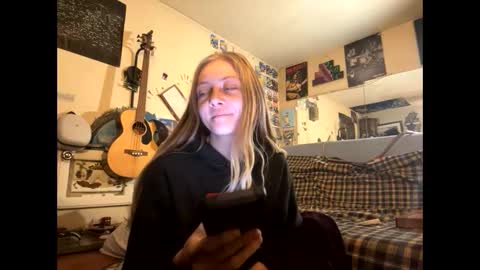 Snapshot of tohottohandletocoldtohold chatting on 03.17.26 tohottohandletocoldtohold online show from 03.17.26