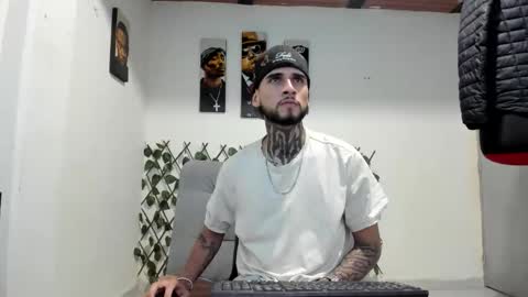 Snapshot of tokio_master chatting on 10.18.25 Tokyo Master online show from 10.18.25