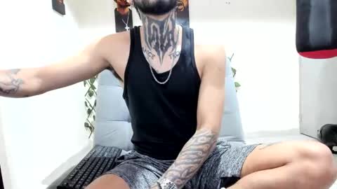 Snapshot of tokio_master chatting on 10.19.25 Tokyo Master online show from 10.19.25