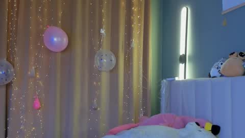 Snapshot of tokipokki chatting on 11.27.25 Toki online show from 11.27.25