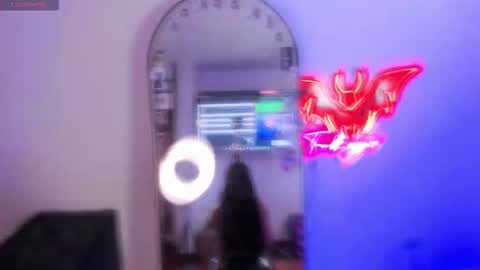   Independent model online show from 09.13.25