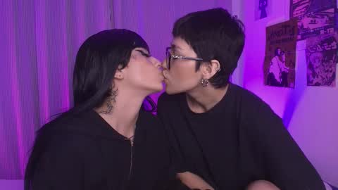 Snapshot of tokyo_blues chatting on 12.19.25 Halsey Sofii online show from 12.19.25