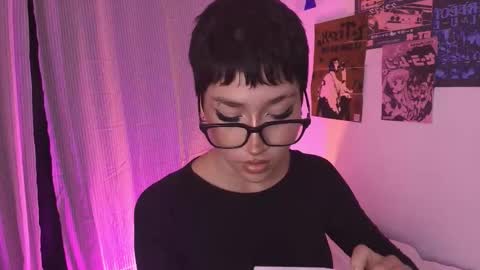 Snapshot of tokyo_blues chatting on 12.22.25 Halsey Sofii online show from 12.22.25