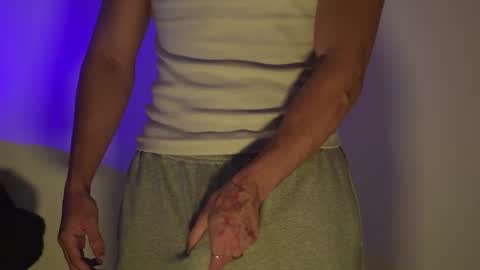 Snapshot of tokyo_oo chatting on 11.14.25 tokyo_oo online show from 11.14.25