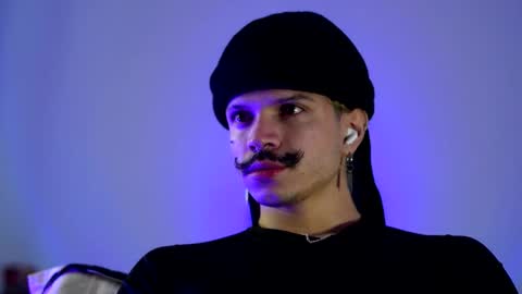 Snapshot of tokyo_oo chatting on 01.09.26 tokyo_oo online show from 01.09.26