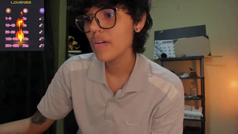 Snapshot of tokyo_uwu chatting on 12.24.24 sofi 3 online show from 12.24.24