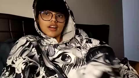 Snapshot of tokyo_uwu chatting on 12.28.24 sofi 3 online show from 12.28.24