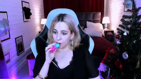 Tolli Moll online show from 12.04.24