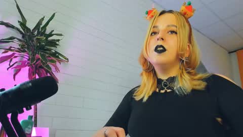 Tolli Moll online show from 12.09.24