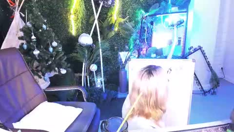 Tolli Moll online show from 12.19.24