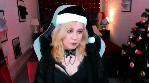 Tolli Moll online show from 12.23.24