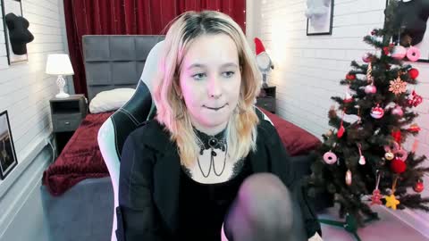 Tolli Moll online show from 01.01.25