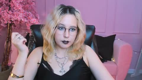 Tolli Moll online show from 01.11.25