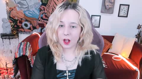 Tolli Moll online show from 01.13.25