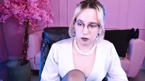 Tolli Moll online show from 01.15.25