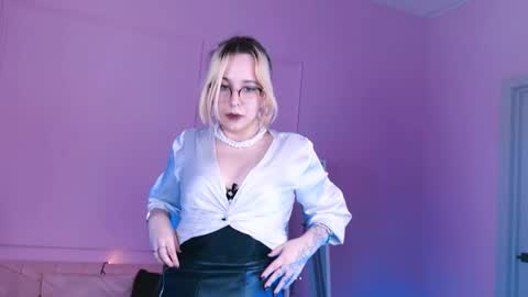 Tolli Moll online show from 01.15.25