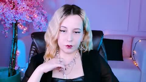 Tolli Moll online show from 01.22.25