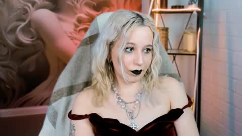 Tolli Moll online show from 02.11.25