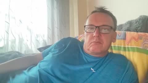 Snapshot of tom6644 chatting on 10.12.25 Tom online show from 10.12.25