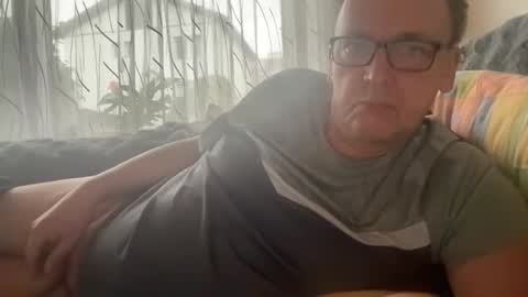 Snapshot of tom6644 chatting on 10.17.25 Tom online show from 10.17.25