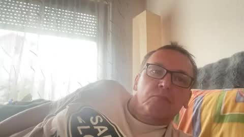 Snapshot of tom6644 chatting on 10.18.25 Tom online show from 10.18.25