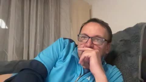 Snapshot of tom6644 chatting on 11.27.25 Tom online show from 11.27.25