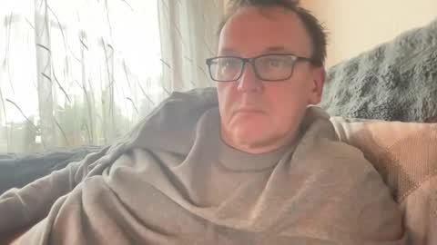 Snapshot of tom6644 chatting on 11.28.25 Tom online show from 11.28.25