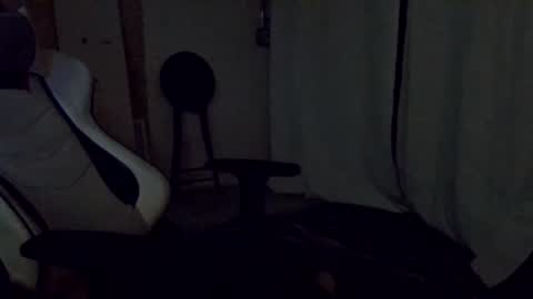 Snapshot of tom6801 chatting on 11.01.25 Tom online show from 11.01.25