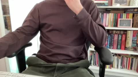Snapshot of tom94jh chatting on 04.28.26 tom94jh online show from 04.28.26
