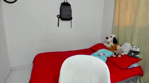 Tom Blue online show from 10.02.25