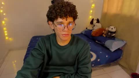 Tom Blue online show from 11.26.25