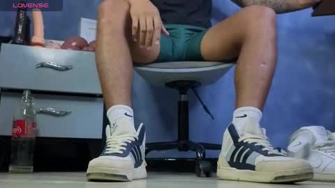 Snapshot of tom_brown12 chatting on 02.01.26 Tom online show from 02.01.26